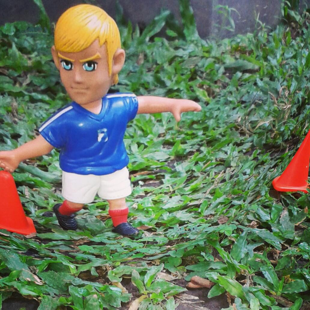 Biru 5 - Merah 0   :(