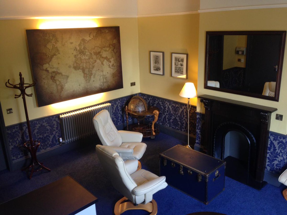 Livingstone apartment living room (map)