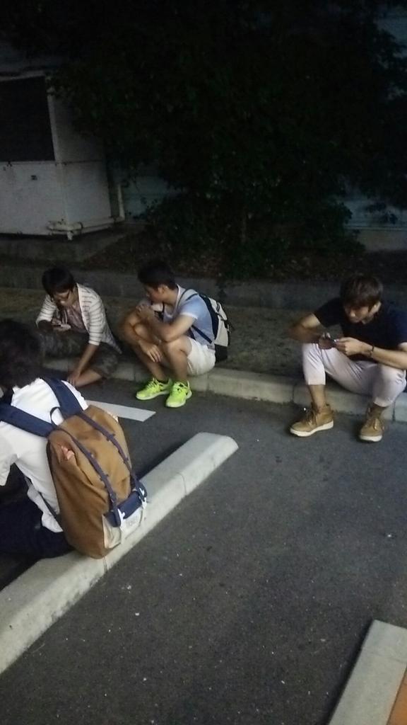 5279Ryota's tweet photo. 地元おるのにホームレスなう😢 http://t.co/IgmmpUOkeL