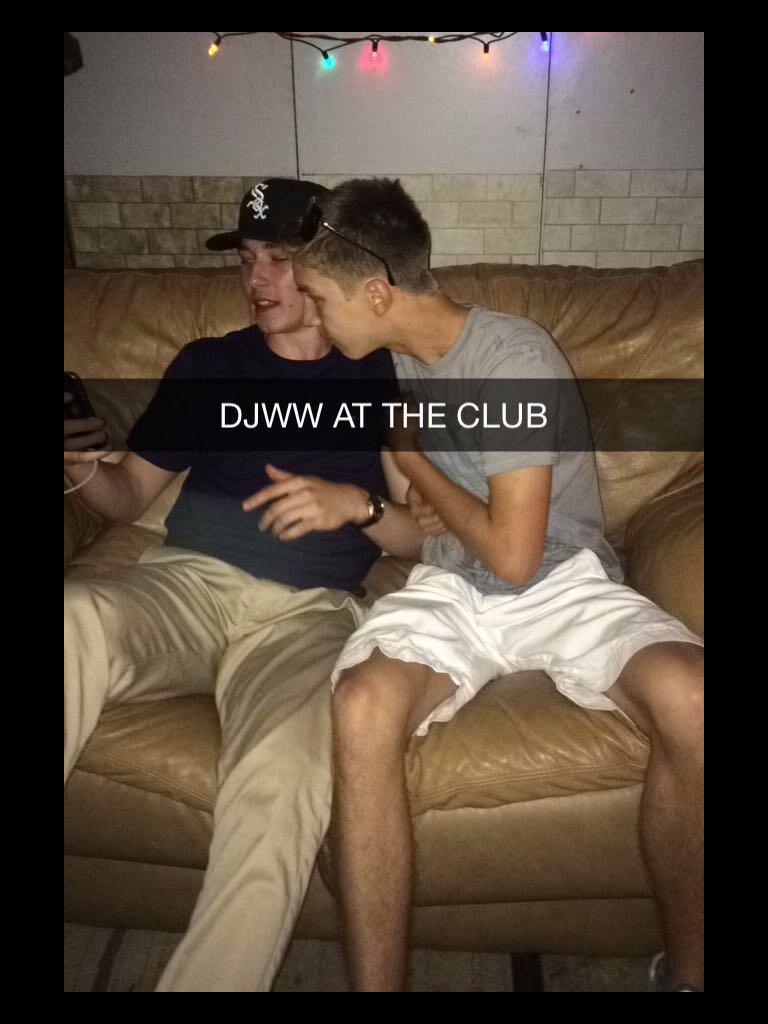 DJwwide's tweet photo. Last night was off the fucking hook http://t.co/lqmvOwHoTc