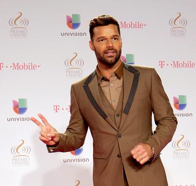Via “<a href="/laverdadweb/">Diario La Verdad</a>: Ricky Martin lanza nuevo videoclip ow.ly/OgLaQ ”