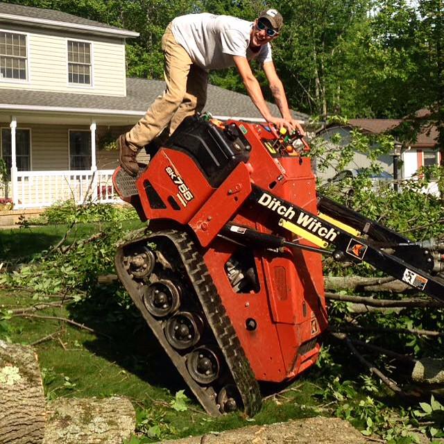 safetyphoto's tweet photo. Playing tip toes in the tulips #ditchwitch #diesel #miniskid #beast #playing #sk755 #climber… http://t.co/8dqWFIzQSt http://t.co/WkJ5AAsrEt