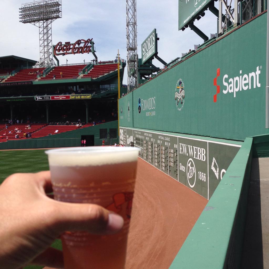 StuckeysGonWild's tweet photo. Cheers! #RMSIV13 http://t.co/R7u1RAncnq
