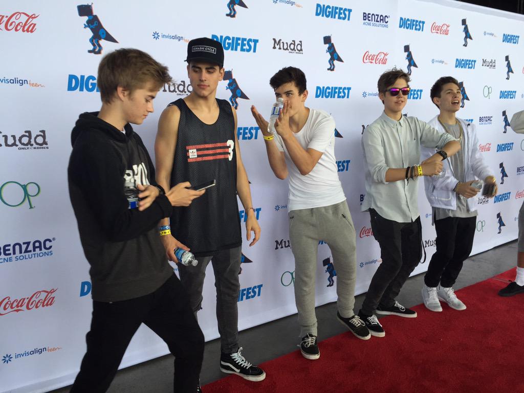 DigiTour's tweet photo. Here we goooo #DigiFestTOR let's flyyyyyy 🚀🚀🚀 http://t.co/pguTzm5Jm4