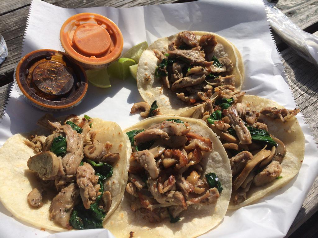 chuckbriant's tweet photo. Duck Tacos!!! From @SantoFrijol serv @FWFoodPark with @twistedtexan1 @topnoshtruck @whatscooknchef @aTasteof_La http://t.co/F96EE5vUK8