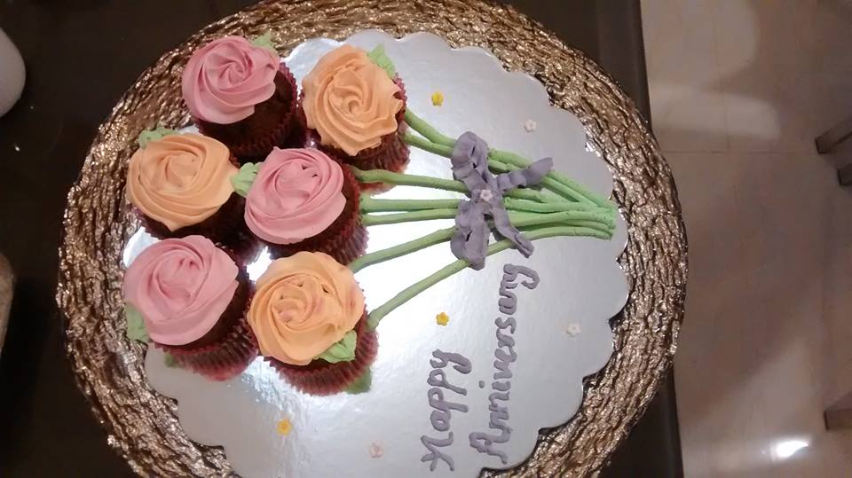 A cupcake bouquet! <a href="/CookingChannel/">Cooking Channel</a> <a href="/CakeCraftWorld/">Cake Craft World</a> <a href="/mycakedeco/">Cake Decorating</a> <a href="/CakeMasters/">Cake Masters</a> @CakeMagEditor <a href="/bbcgoodfood/">Good Food</a> <a href="/gbchefs/">Great British Chefs</a>