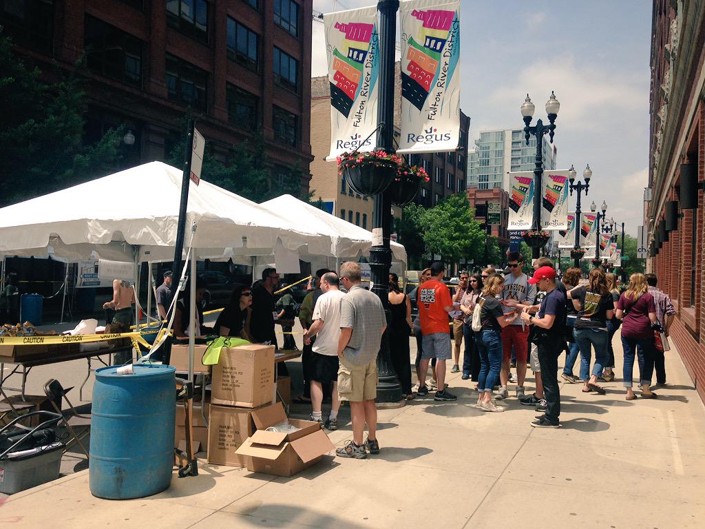 WestLoopCBFest's tweet photo. WOOHOO!! VIPs are in! Let's have a fantastic day, everyone!! #WLCBF http://t.co/XxRevG5rha