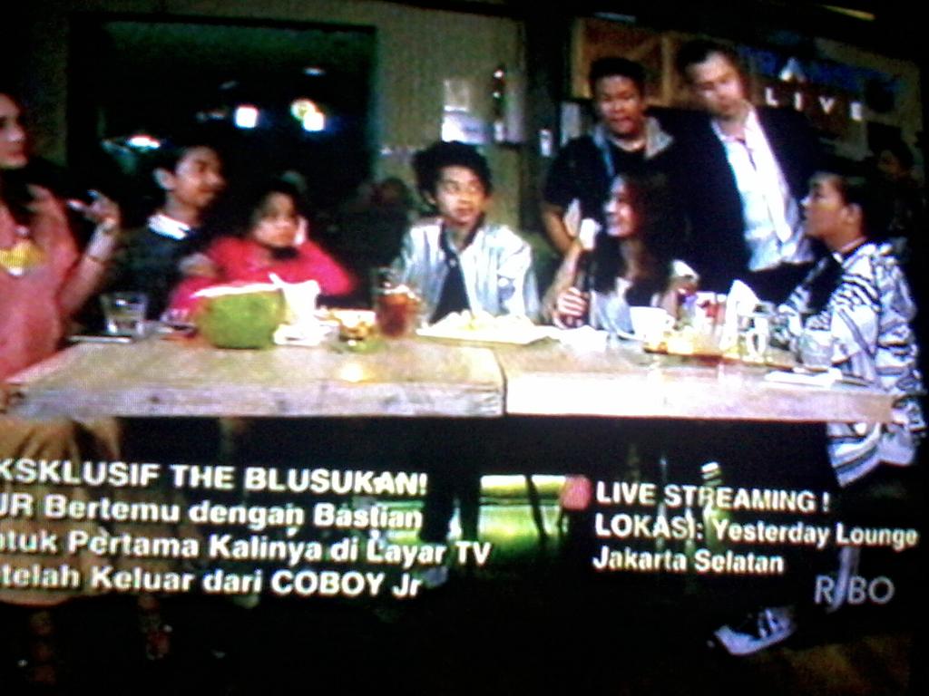 NewYulicha's tweet photo. RT"@VivinComson: Cjr &amp; bastian at the blusukan;) @iqbaale @bastiansteel @AlvaroMaldini1 @Teukurizky99 http://t.co/jZ1Gk5pAO8"