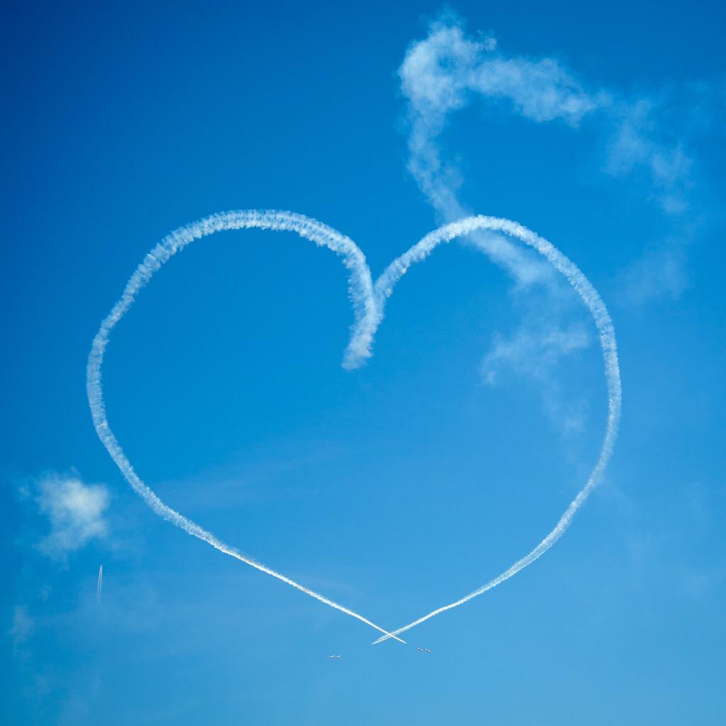 GiordanoPhilip's tweet image. .@SNBD2 @SNBD5 Snowbirds rock! Always love to see you fly! #AirShow #photography @NewsAirshow