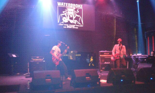 <a href="/WATERBROKE/">Waterbroke</a> is on stage. Kik es!