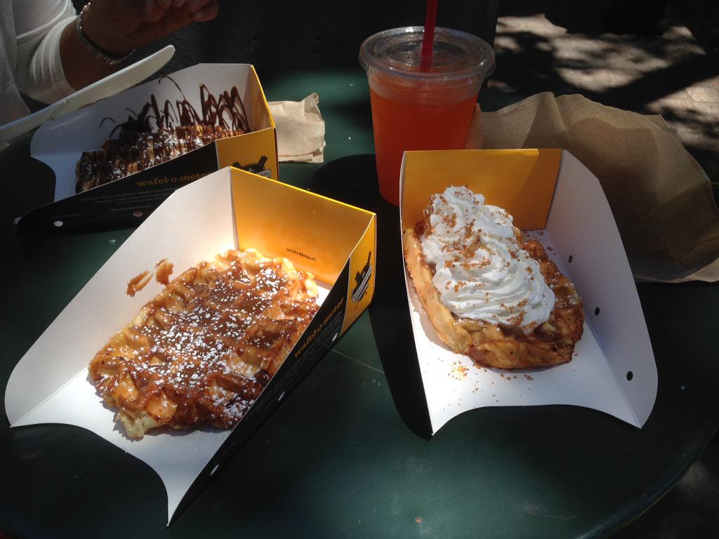 WiDeCo's tweet photo. #dinges , waffels at Herald Square ... Gooood ! http://t.co/q0xjMYgw5n