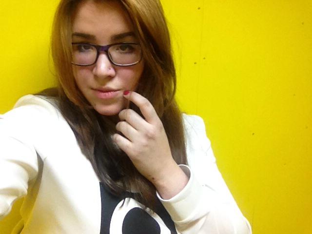 MurkaaMur's tweet photo. Юля Захарова и тайна желтой комнаты http://t.co/7wgZk3ZK0H