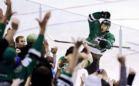 And a VERY HAPPY BIRTHDAY goes out to the man himself, JASON SPEZZA! 