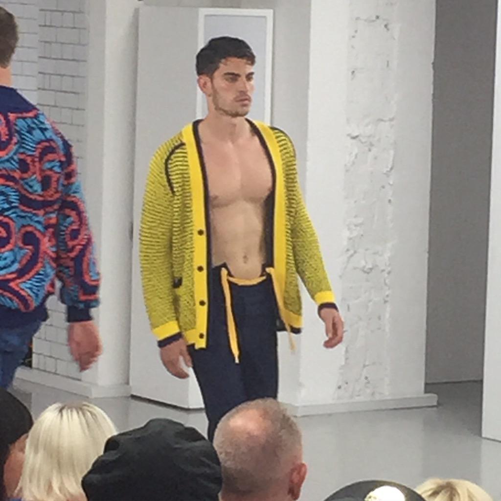 SKEWmag's tweet photo. SIBLING SS16 #LCM #SS16 #londoncollectionsmen http://t.co/EV3IwRDxbd
