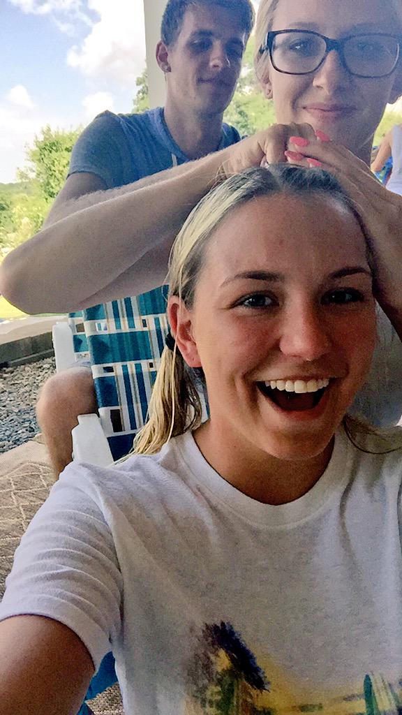 courtx_nicole's tweet photo. You two are all I need 💕 #braidtrain @malloryxbrooke @RoboitoCheeks http://t.co/F8Dh74jgGe