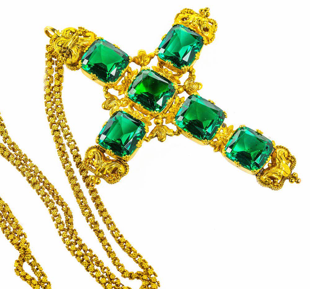 fulhamjewelry's tweet image. My picks from @AuctionZero upcoming auction on June 25th. #jewelry #coral #antiquejewelry #rubies #diamonds