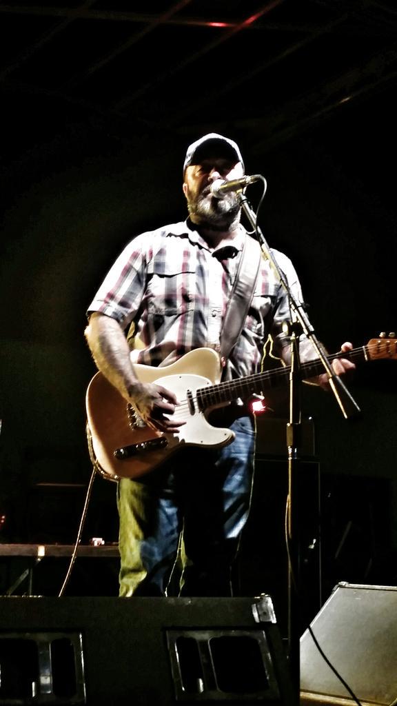 ORW_Foundation's tweet photo. @aaronlewismusic tearing up the stage at #springtexasmusicfest! Thanks Aaron for showing your support #NeverQuit http://t.co/bC198bOYnj