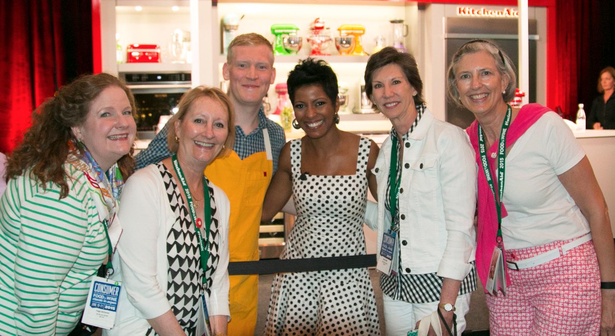 KeesToKitchen's tweet image. Genius cooking in Aspen from Tamron &amp;amp; Justin: How to make a BLT (bacon lattice and tomato sandwich).  #FWClassic