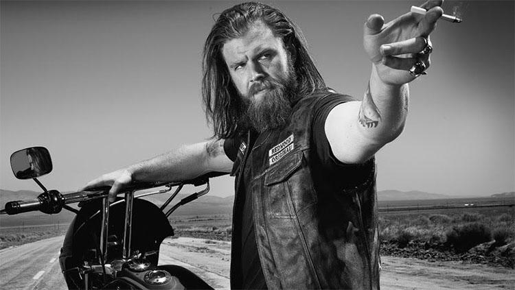 Happy Birthday to Ryan Hurst !  :) 