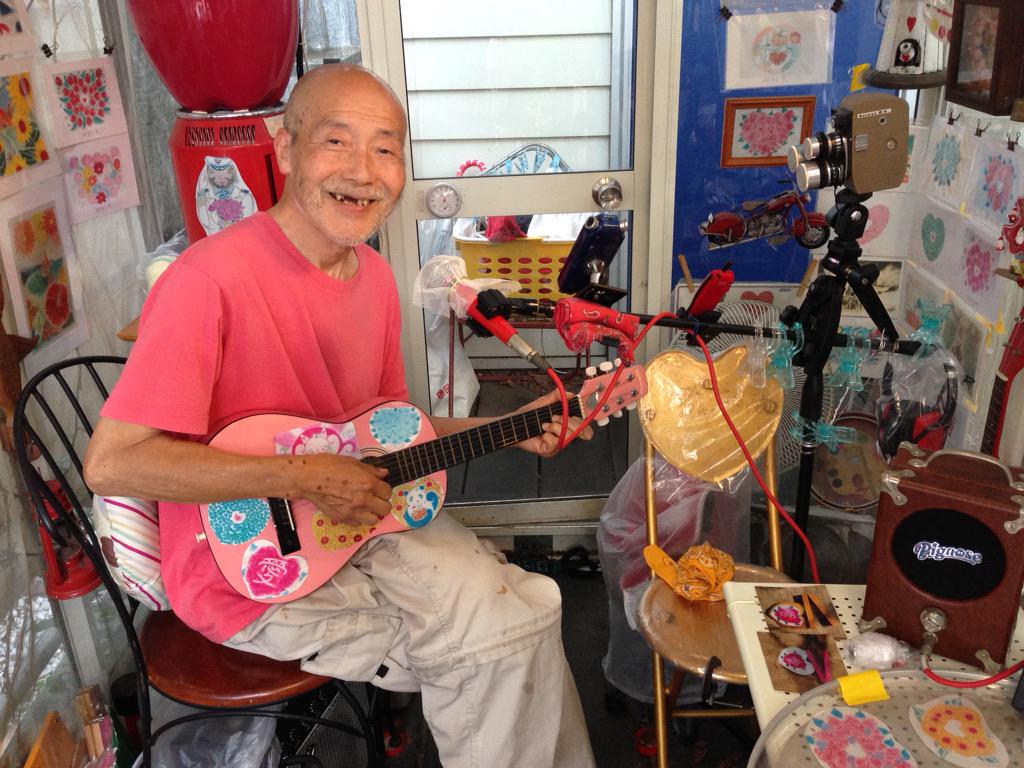 タケノウチ ユかタ 下高井戸の有名人 花船長の画廊 と家にお邪魔してきた オリジナル曲を3曲披露してくれた こんなにポジティブで前向きな70才の方に初めて会った 彼に会うと幸せになれたり宝クジが当たるとネットにあったので今年のサマージャンボは タケノウチ ユかタ 下高井戸の有名人 花船長の画廊 と家にお邪魔してきた オリジナル曲を3曲披露してくれた こんなにポジティブで前向きな70才の方に初めて会った 彼に会うと幸せになれたり宝クジが当たるとネットにあったので今年のサマージャンボは