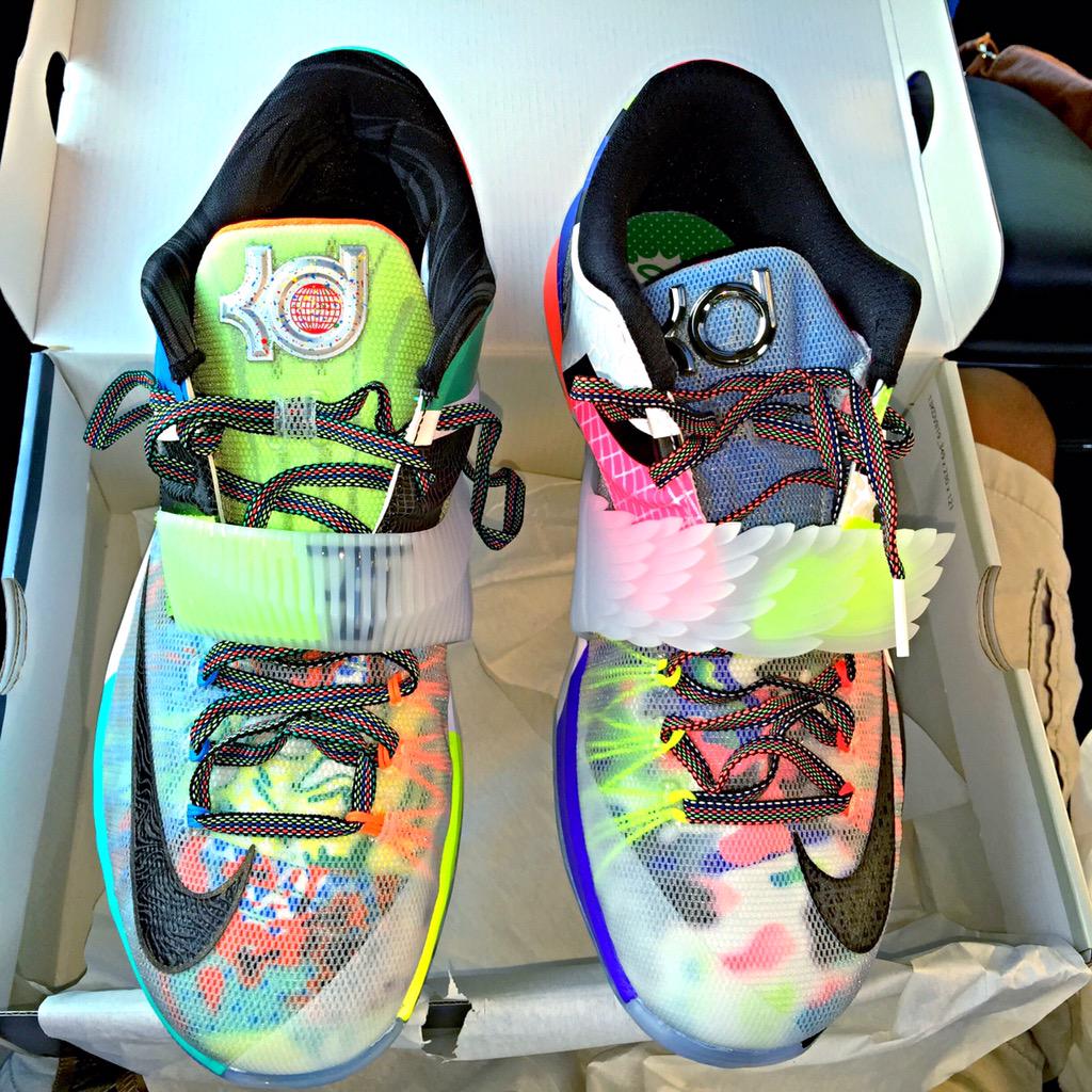 omg_zayyy's tweet photo. Had to get me a pair🔥🔥🔥 #WTKD7 http://t.co/Kq715t1x9D