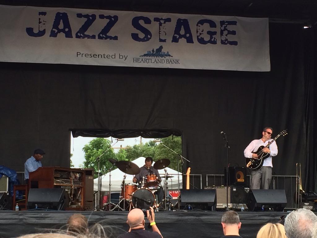 tinkermom1's tweet image. I sure love listening to the blues! #SeanCarney #2015CBJF