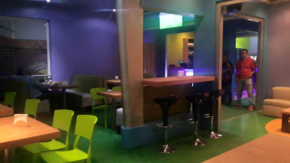 cafekavanabar's tweet photo. Mañana serán todos bienvenidos! Locos X el el beisbol, el nuevo restaurant sport bar del estado Carabobo! #Vinotinto http://t.co/EaQTCtExhN