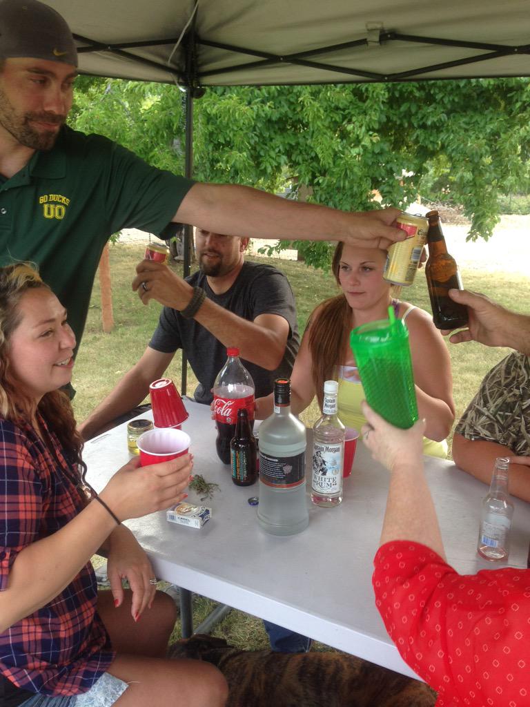 TeaOwls's tweet image. gumroad.com/l/knifesx Celebrating my knife set going on sale! #3dart #kitchenassets #party #3dassets #indiedev