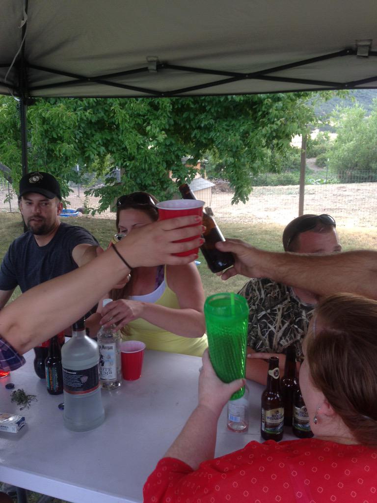 TeaOwls's tweet image. gumroad.com/l/knifesx Celebrating my knife set going on sale! #3dart #kitchenassets #party #3dassets #indiedev