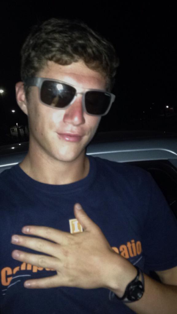 Paul_Zeman's tweet photo. Whoops the face of a man who locked himself out of his whip. Can't bring me down though 💯 lol  at da h8ers http://t.co/Nnh0K3oICH