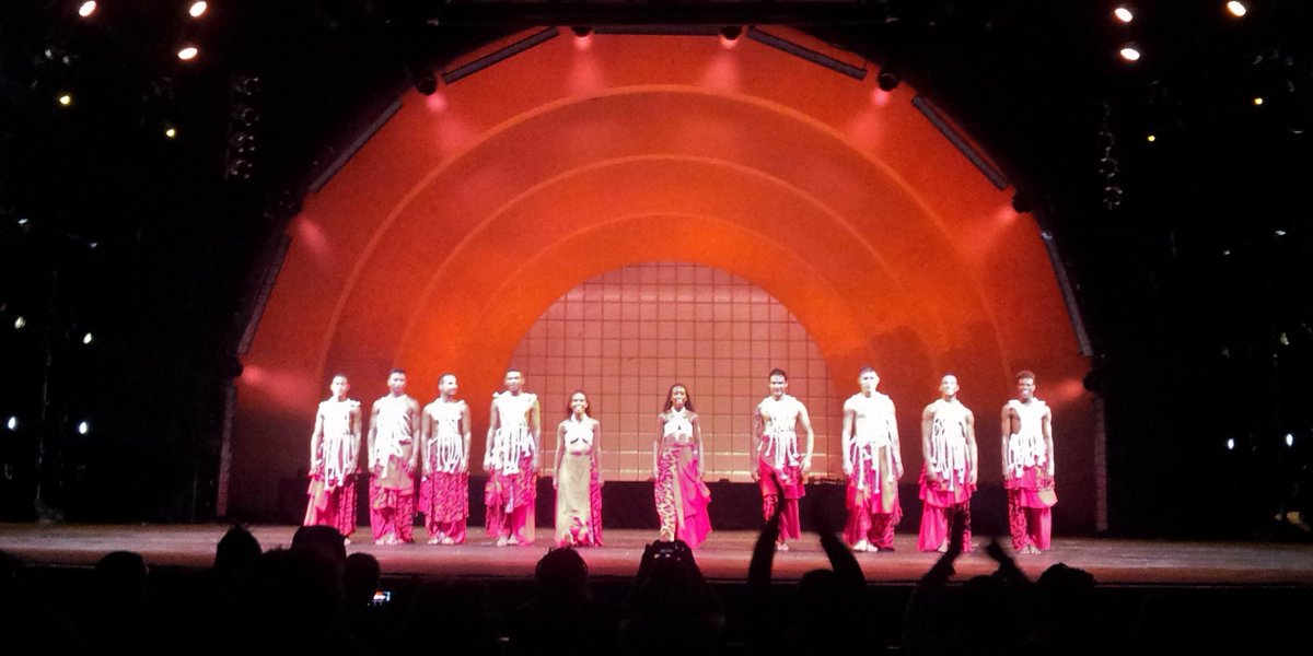 PentacleDance's tweet photo. Standing ovation at @DanceBrazilCo's performance tonight @CelebrateBklyn!! #nobigdeal http://t.co/uhXuGzVGD2