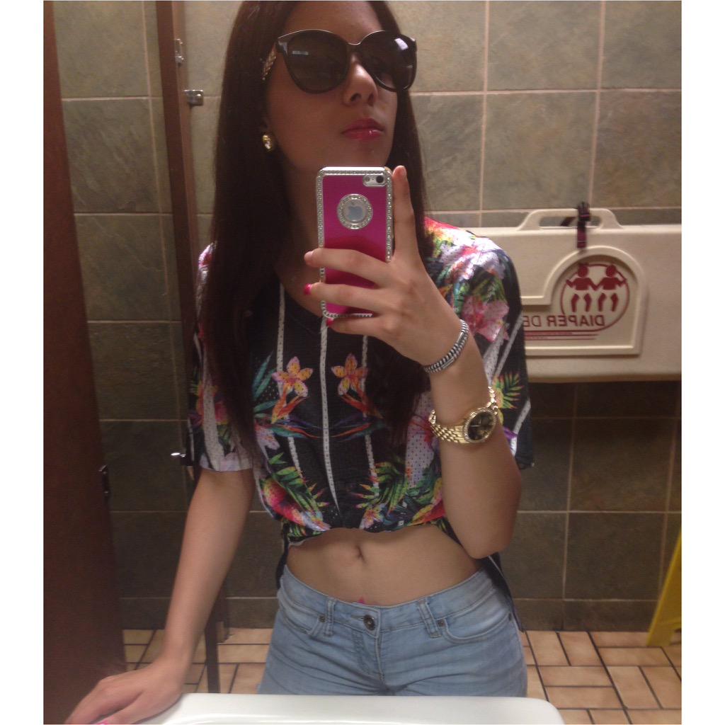 OfficialRedd's tweet image. Just made This page 👣🌴