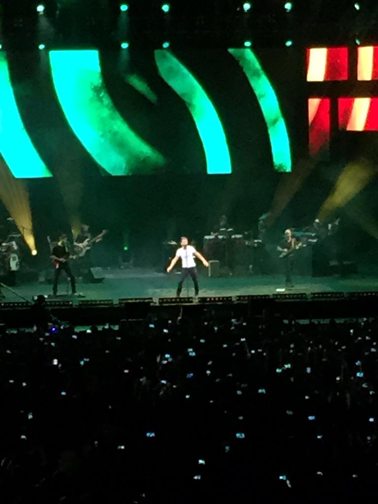 9tania9's tweet photo. Noche increíble, simplemente gracias @pabloalboran eres enorme! http://t.co/o8cAD8RUs3