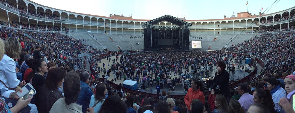 9tania9's tweet photo. Noche increíble, simplemente gracias @pabloalboran eres enorme! http://t.co/o8cAD8RUs3