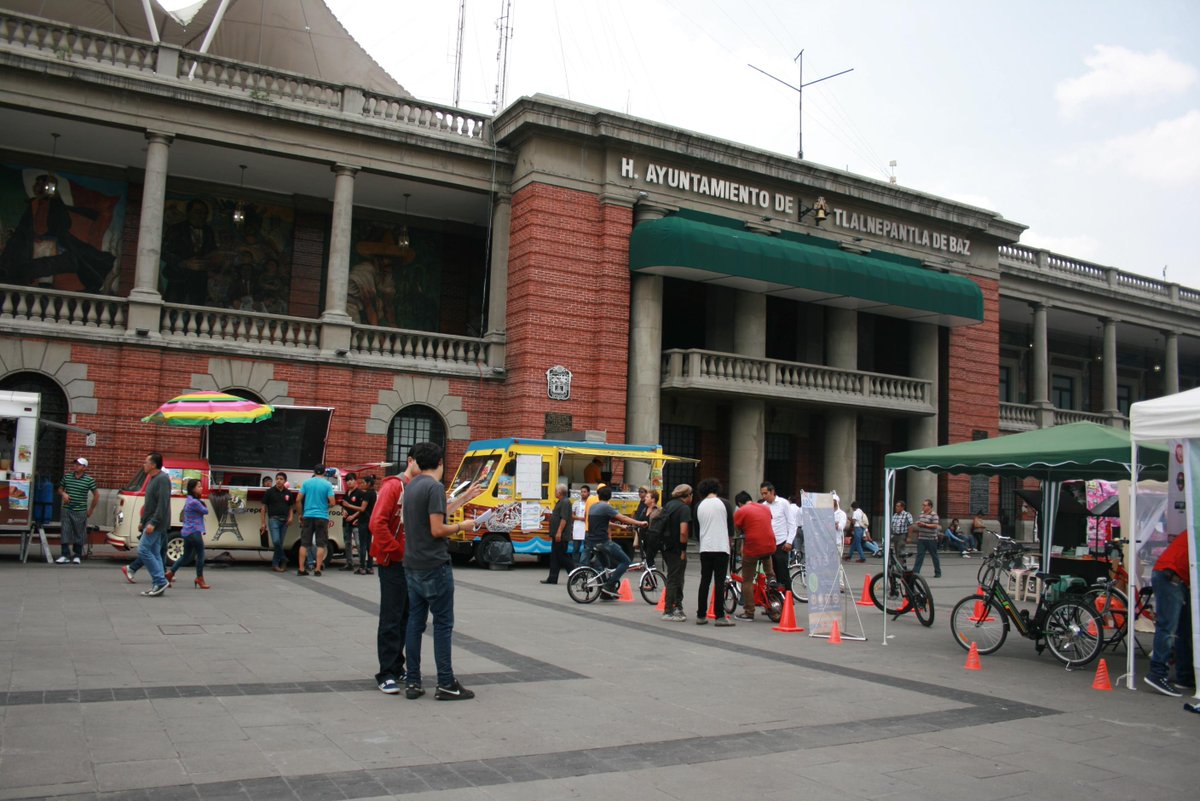 Gran evento de <a href="/foodtrucksmx/">FoodTrucksMx</a> en @TlalnepantladeB con estacionamiento subterráneo y seguro. <a href="/SolobinoFT/">Solobino</a> @IgnicoMx