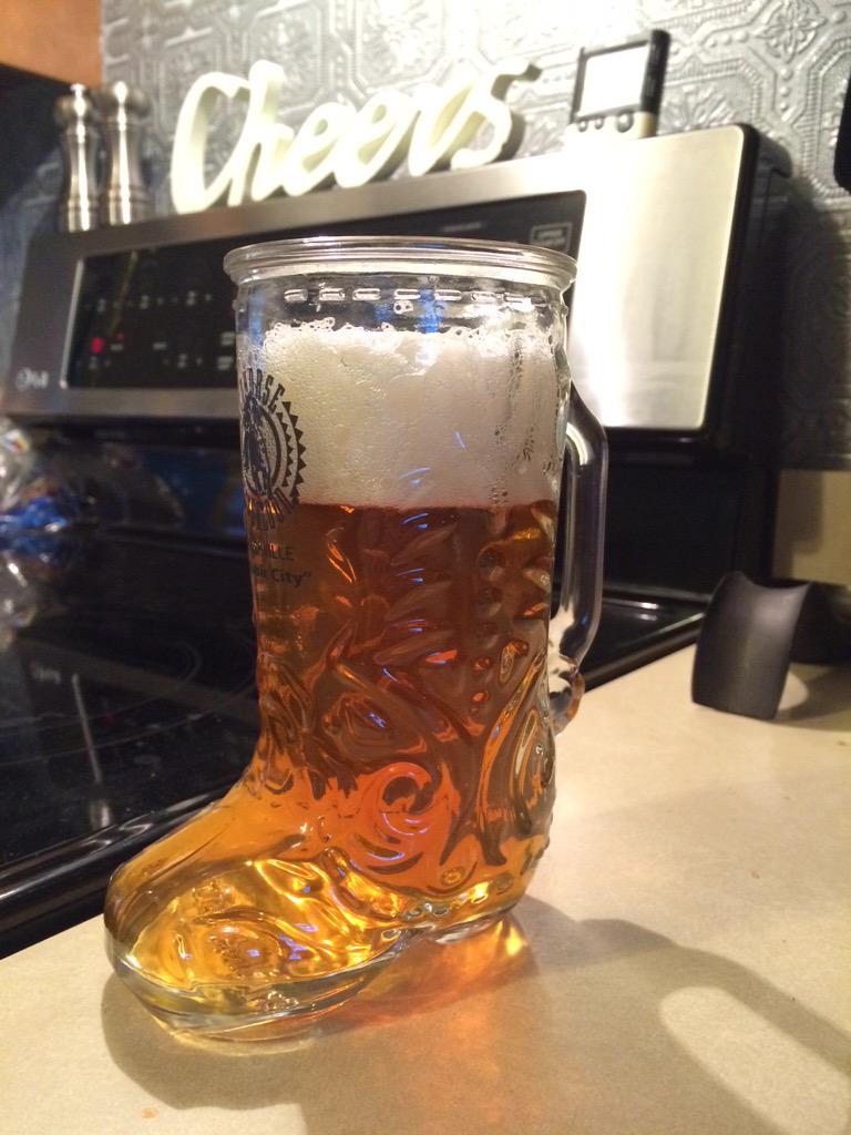 Craft_Not_Crap's tweet photo. Life is short- use the fun glassware http://t.co/ha3K79hMSy