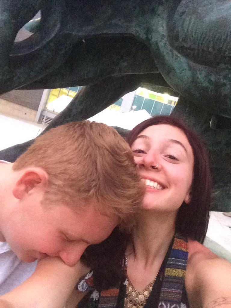 lee_dubin's tweet photo. FIND US @ THE WEIRD HORSE 4 PICS #drexelgrad #gohorses http://t.co/P0N9vASiYM