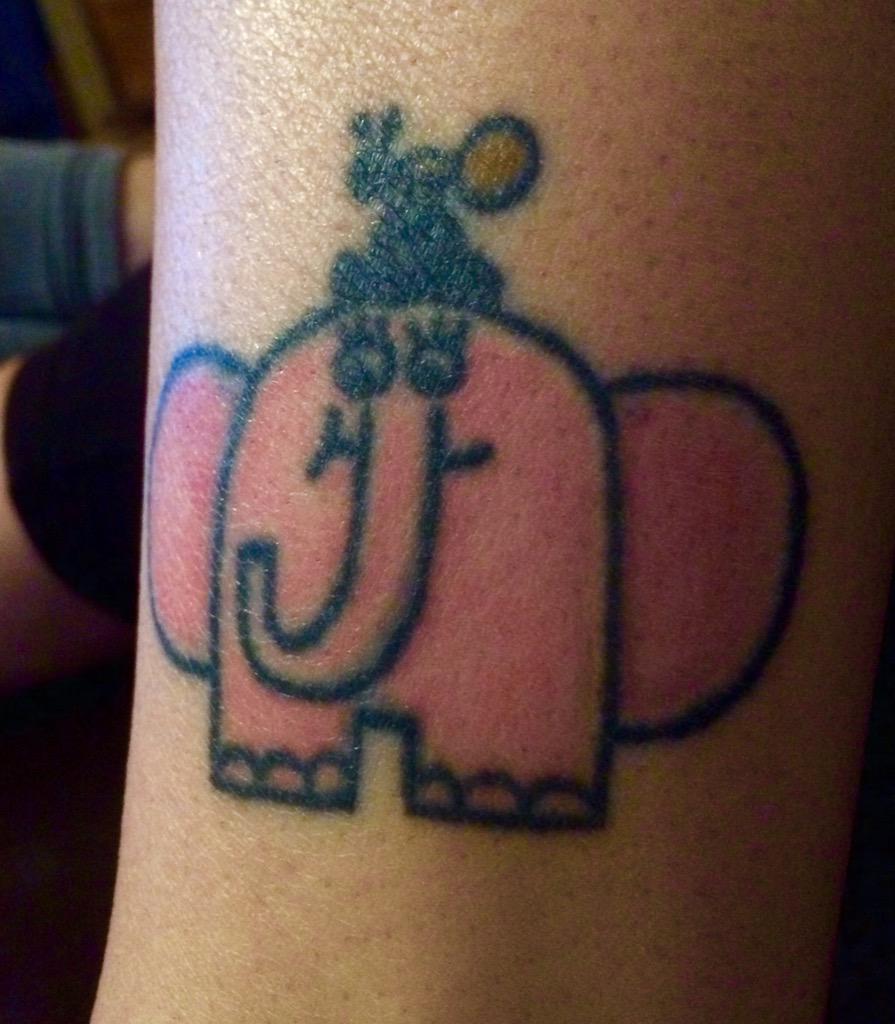 Estetmamma's tweet photo. Tack Magnus Härenstam för inspiration, glädje och skratt😢❤️ #tatuering http://t.co/zPQ5t2sFiG