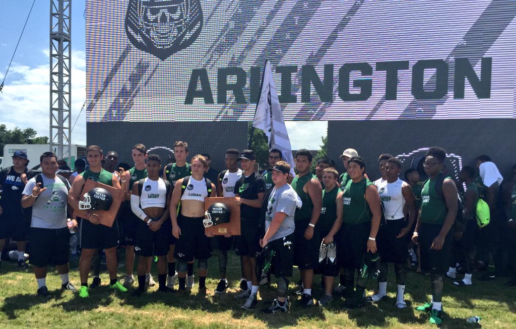 Arlington7on7's tweet photo. Arlington Colts with @ben_charles01 and @JNI3S win the Agility Award at #NIKE #TheOpeningTeamGames #KickEmColts http://t.co/kgDOOOuPLW