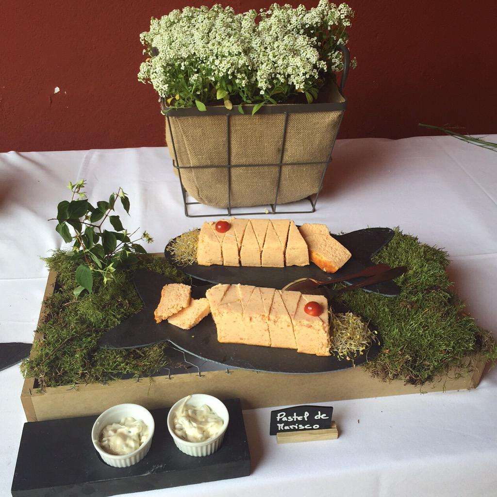 PLATOSBYNATS's tweet image. Nuestros #platosdepizarrapez #fishplate #slateplate de la mano del #catering @platoaplato 👏👏👏 #dinnerdate #tabletop