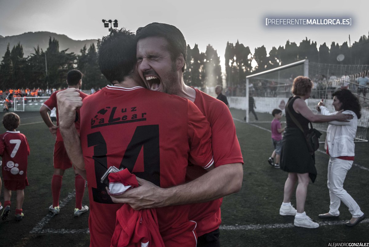 preferentemca's tweet photo. GALERÍA:Ya puedes ver las imágenes del ascenso del Esporles ante el @cecampanet en http://t.co/Dad0pRUlIR (30 fotos) http://t.co/MnkRJZllrg