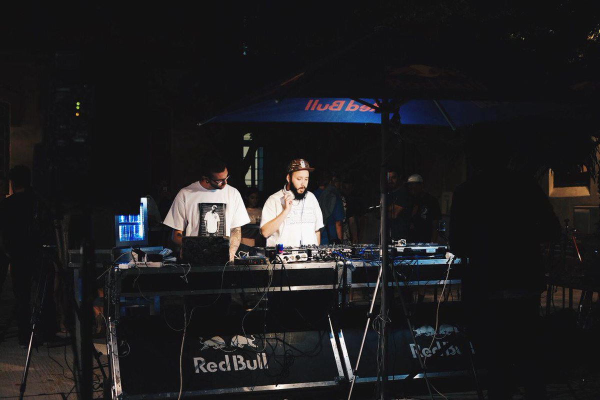 captchafamily's tweet photo. BRRRR @BSNPosse cerrando #aplaceapart II hasta las 12!
Yo que tú no me lo perdería, http://t.co/twoPNAQ7cY  ♚ http://t.co/UhWfvjtZKh