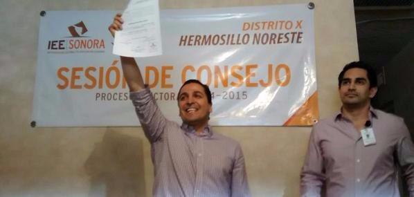 SoledadDurazo's tweet photo. Ya con su constancia @PalafoxDavid sin duda trabajo para ello. Éxito y a cumplir! http://t.co/nV0ICusPkz