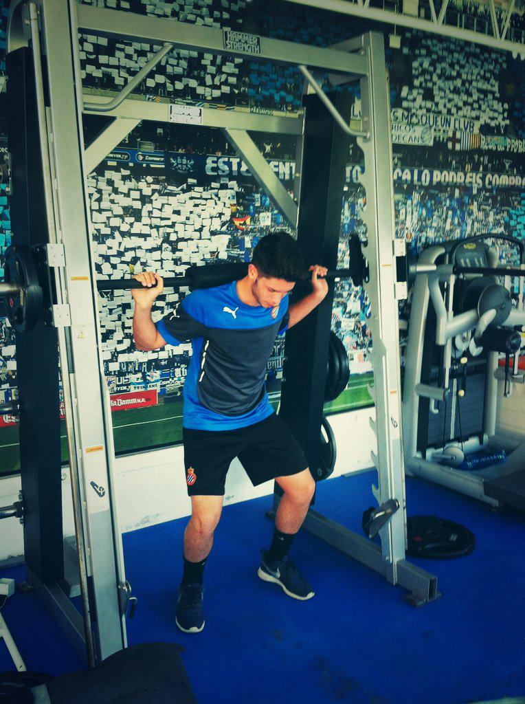 jjsierra5's tweet image. El otro dia trabajando en el gimnasio.. #muyfoleti #juasjuas #mesalgo tt #vergaloca #turbulaactiu @emili_turbula