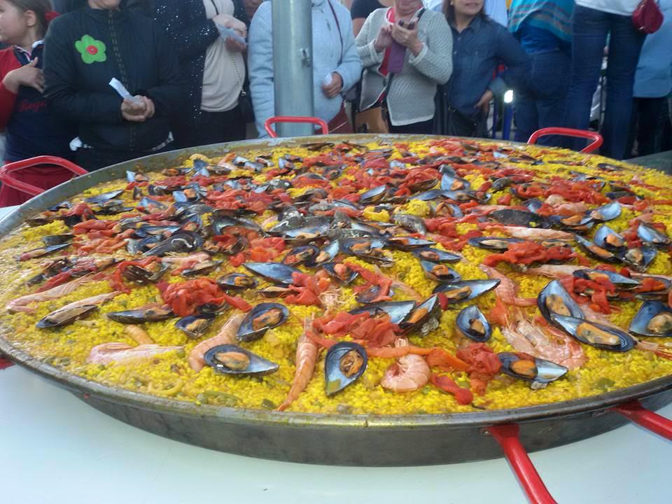 ¡Gran parte de los ingredientes de esta paella gigante los hemos tenido gracias a Carrefour Expres de Las Rozas!