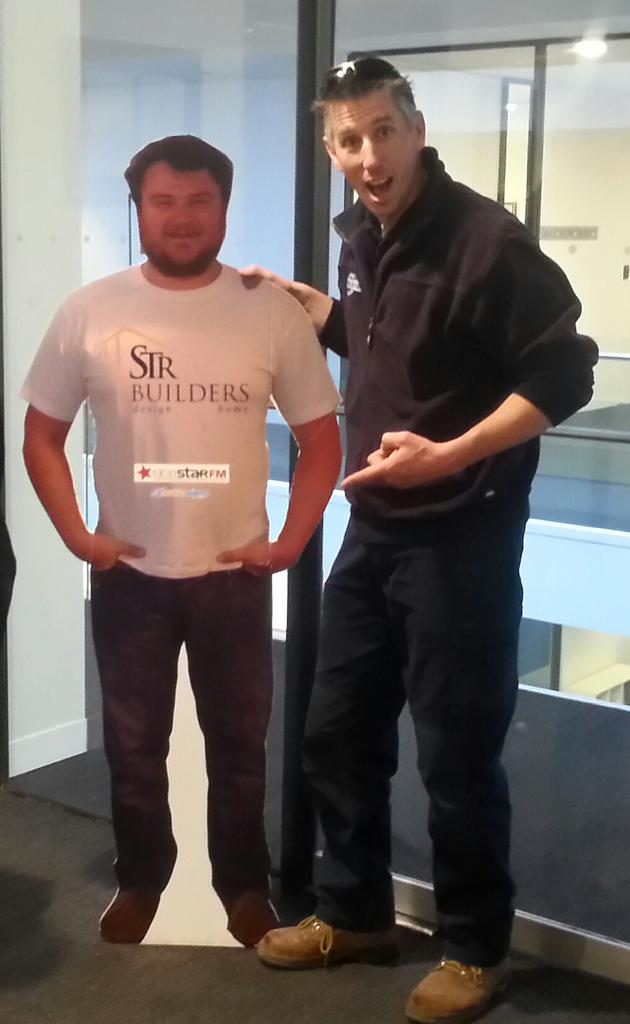 WaggaWill's tweet photo. @paulceo hey Paul, 2 random aussies need celebrity Retweet in 24hrs for celebrity Retweet challenge. Can you help? http://t.co/cAiXiXHoYG