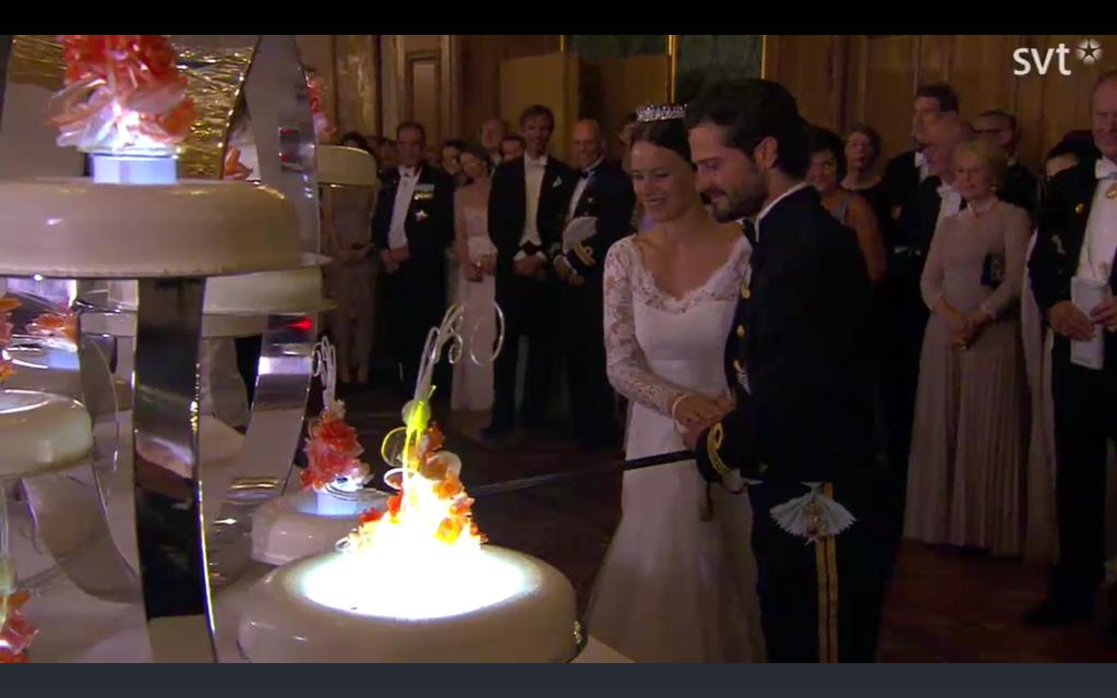 BODA DEL PRINCIPE CARLOS FELIPE Y SOFIA HELLQVIST - Página 4 CHaUMpHVAAAlk0X