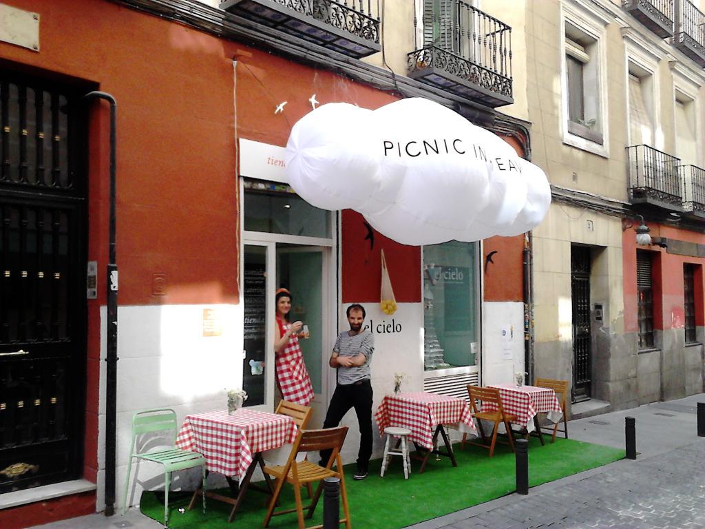acuerzabbh's tweet photo. #Party c/#Fucar #Madrid en el #AZUL en el #cielo en el #taller la #griega una pasada every one welcome #Datessa ? http://t.co/xJbhttom1l