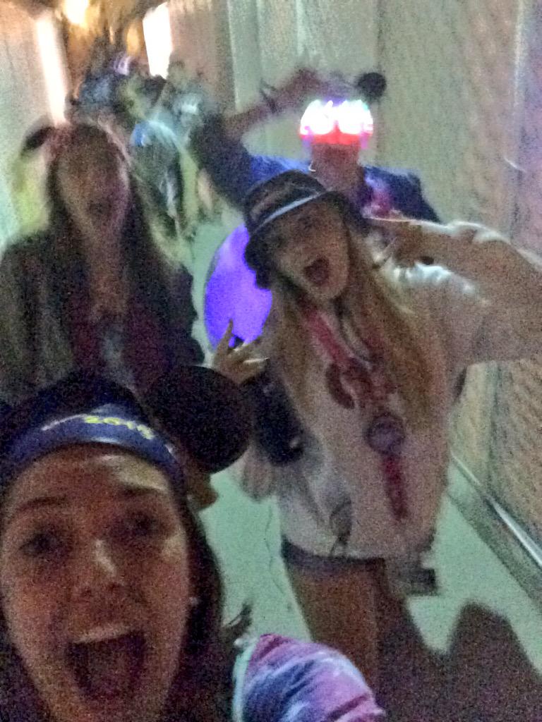 rosesarahlauren's tweet photo. Still trying to recover #gradnight2015 http://t.co/rDhKnjgQUD