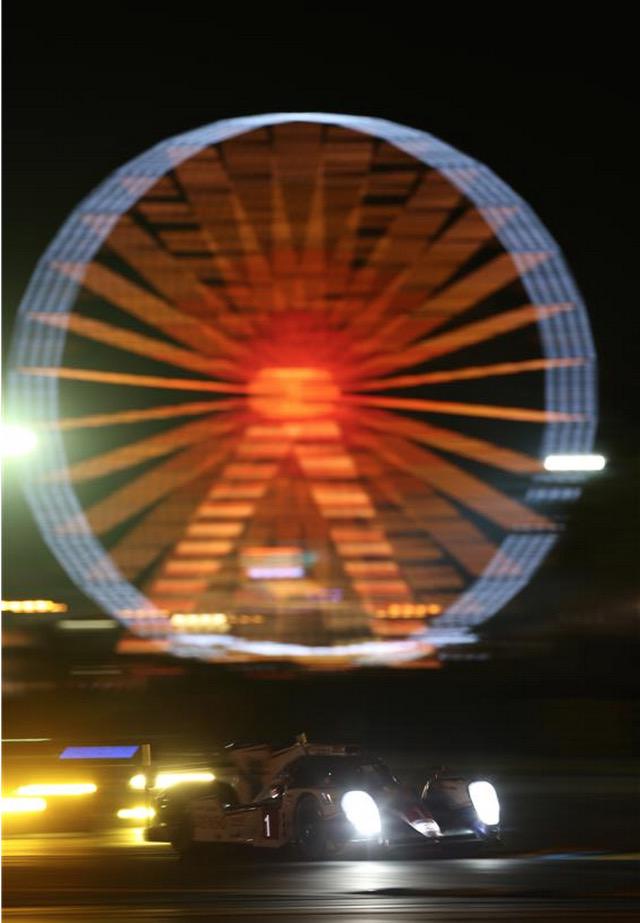 abms_reporter's tweet photo. #LM24 Mitternacht – 9 von 24 Stunden sind gefahren in #LeMans. Hier ein paar Nacht-Impressionen #aubi15 http://t.co/Pu21WAynSk